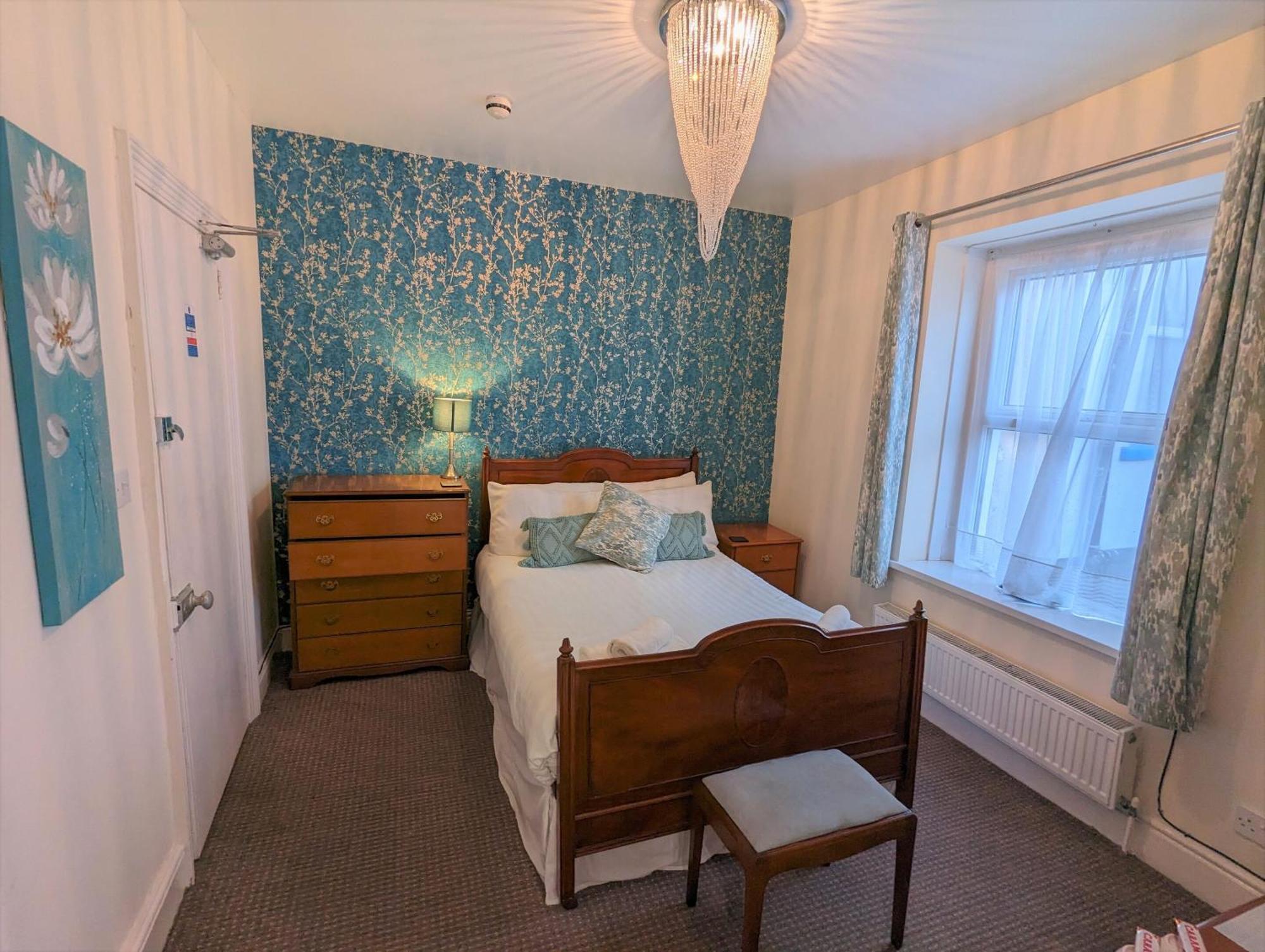 The Senarth Bed & Breakfast Ландъндо Екстериор снимка