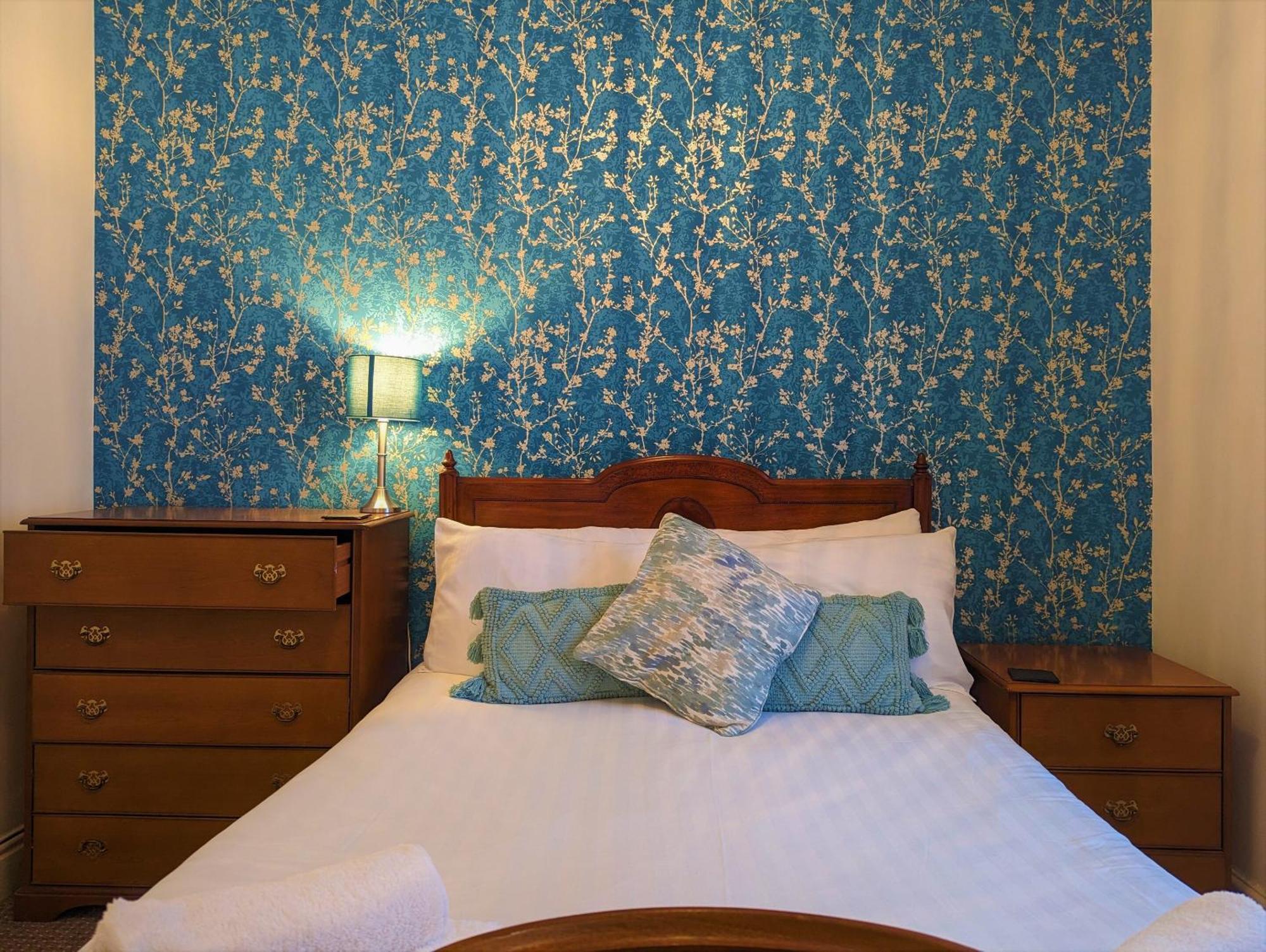 The Senarth Bed & Breakfast Ландъндо Екстериор снимка
