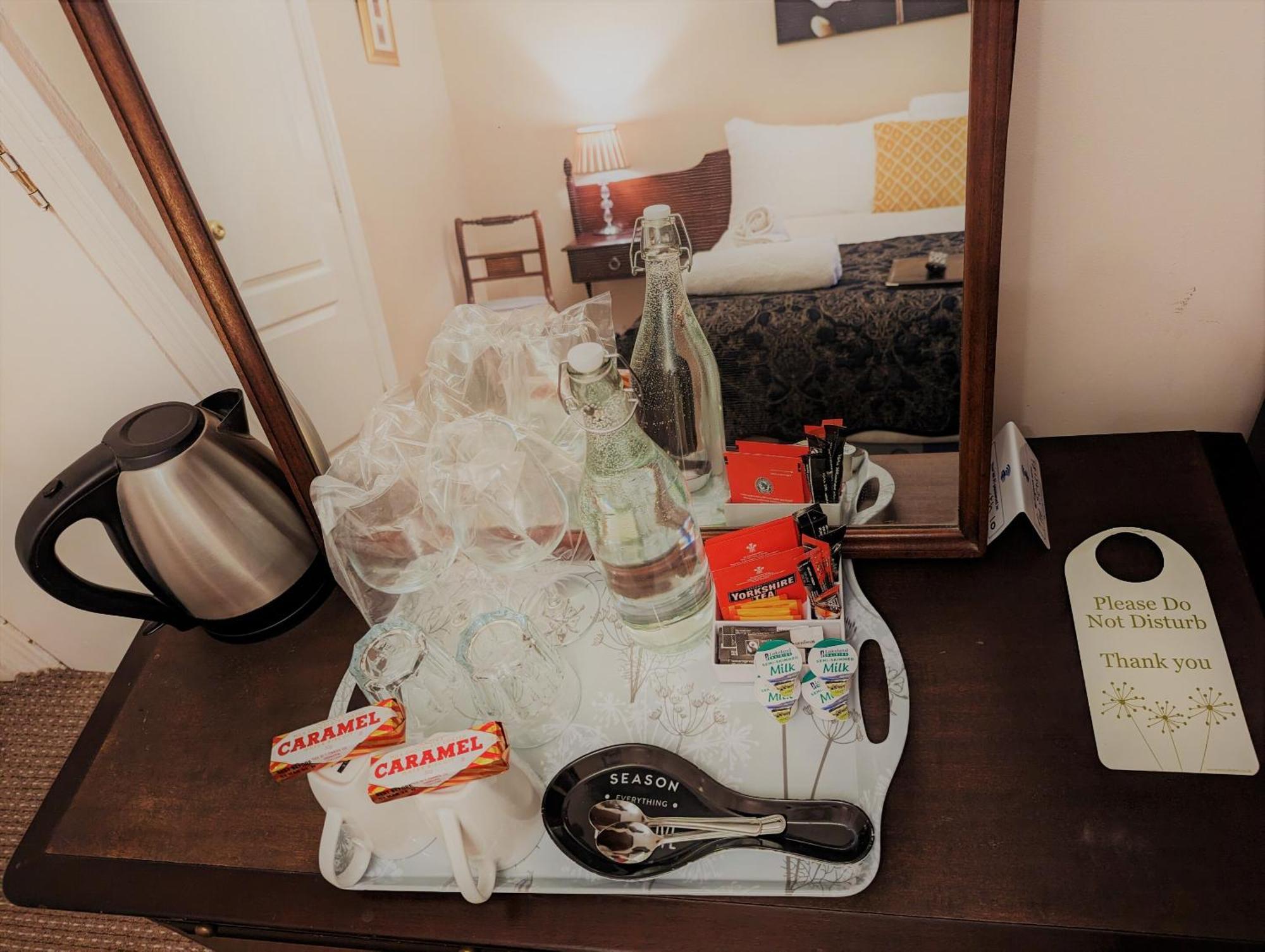 The Senarth Bed & Breakfast Ландъндо Стая снимка