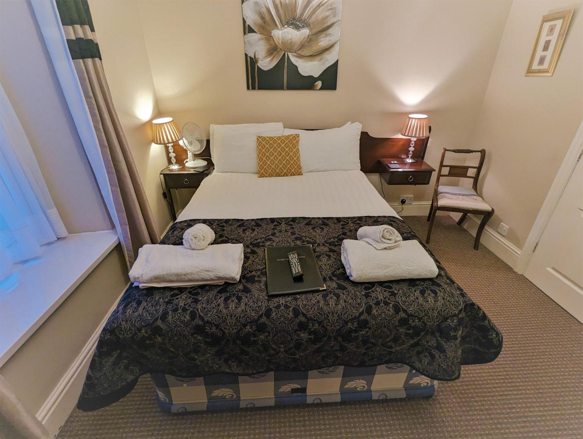 The Senarth Bed & Breakfast Ландъндо Стая снимка
